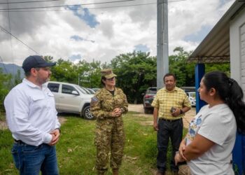 Ministra Trigueros verifica estado de centro escolar afectado por sismos de San Lorenzo
