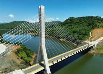 Salvadoreños vuelven puente Carolina nuevo punto turístico en el oriente del país