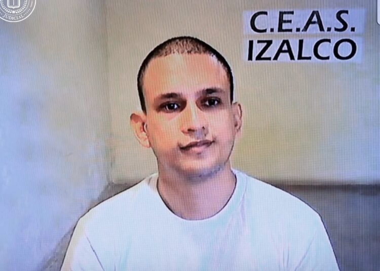 Condenan a 25 años de cárcel a sujeto que vestido de policía cometió homicidio en Mejicanos