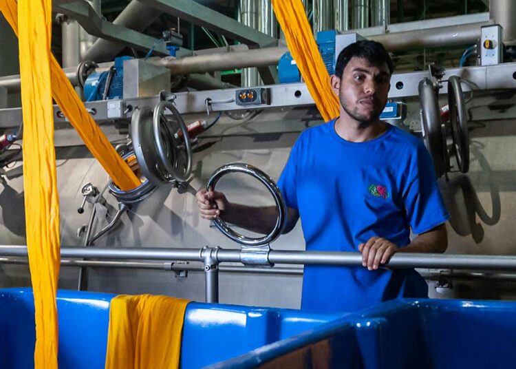 Difunden falsa información sobre cierre de fábrica Fruit the Loom; dejó de operar en Honduras no en El Salvador