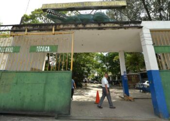 Ministra Karla Trigueros destituye al director y subdirector del INTI