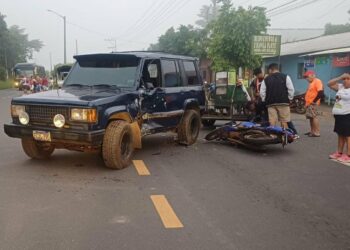 Motociclista y conductor resultan lesionados en accidente de tránsito en Chalchuapa, Santa Ana