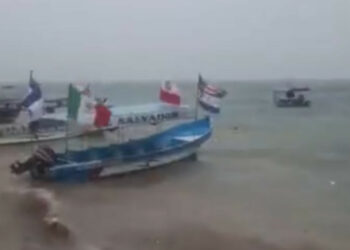 Reportan fuerte oleaje en Lago de Ilopango por lluvias