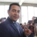 Expresidente Jimmy Morales se va de Guatemala en vuelo comercial tras orden de investigación