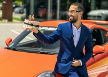 Berthungas llega a El Salvador atraído por la seguridad