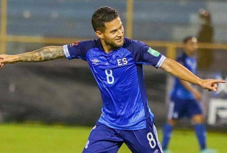 Joshua Pérez listo para vestir la Azul y Blanco