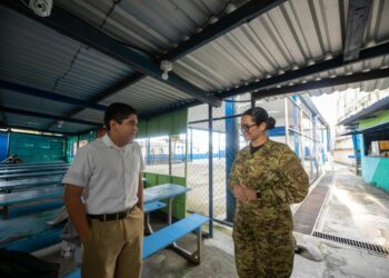 Ministra Karla Trigueros verifica cumplimiento de medidas en Instituto de Ayutuxtepeque