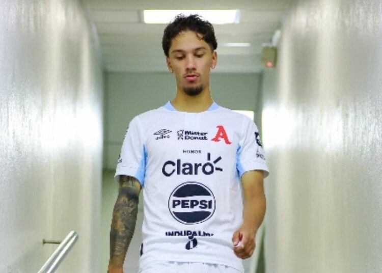 Enrico Dueñas es presentado oficialmente como nuevo fichaje de Alianza FC