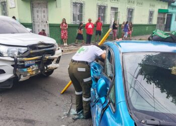 Dos mujeres resultan lesionadas en accidente de tránsito en Santa Ana por irrespeto a señal de alto