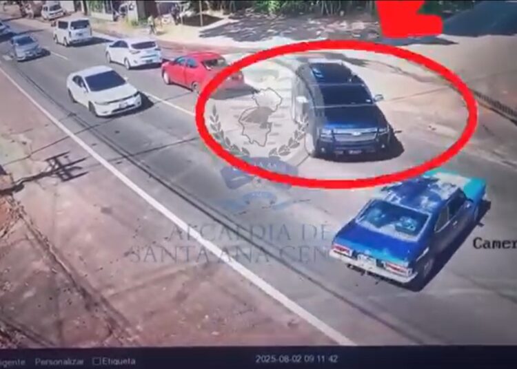 Sistema de videovigilancia en Santa Ana Centro capta accidente en desvío La China