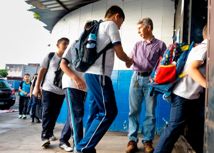 Centro Escolar Las Margaritas de Soyapango verifica medidas disciplinarias