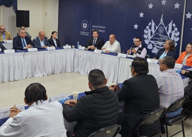 Consejo Superior del Trabajo buscará reducir la informalidad y generar más empleos en El Salvador