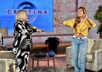 Cristina Saralegui vuelve a la televisión con Karol G como su primera invitada tras 15 años de ausencia