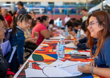 Feria Integra beneficia a familias de Ahuachapán con salud, asistencia legal y programas educativos