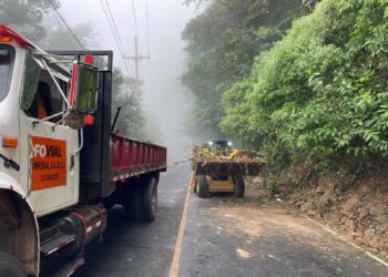 Los comités de emergencia del Gobierno atienden incidentes viales y garantizan la seguridad durante la temporada de lluvias