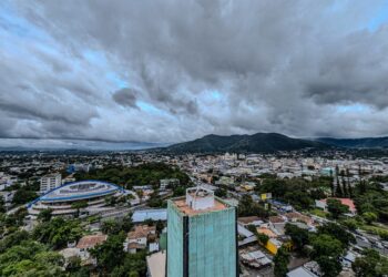 Actualización del MARN sobre tormentas y sistemas en vigilancia en el Atlántico y Pacífico