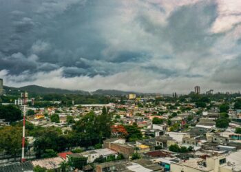 Onda tropical provocará lluvias durante las noches del fin de semana en el país