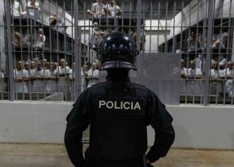 Cristosal se opone al endurecimiento de leyes que buscan mantener a pandilleros tras las rejas