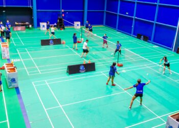 Niños y adolescentes del Hogar San Vicente de Paúl desarrollan habilidades deportivas con proyectos de bádminton y natación