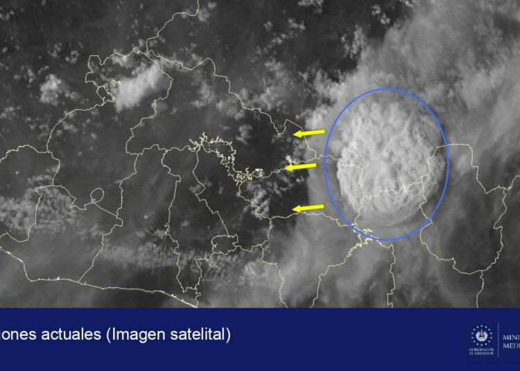 Tormenta al norte de San Miguel provoca lluvias y riesgos de deslizamientos en Cabañas