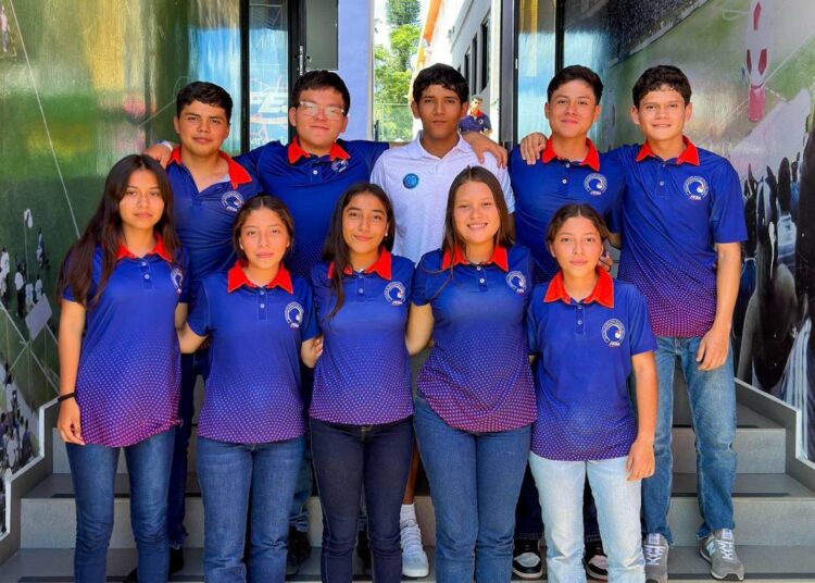 Velerista salvadoreño Luis Mena continuará su formación académica y deportiva en España