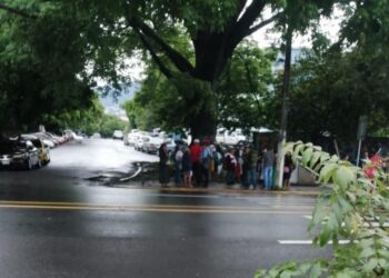 Escasa asistencia a manifestación opositora el 15 de septiembre en San Salvador