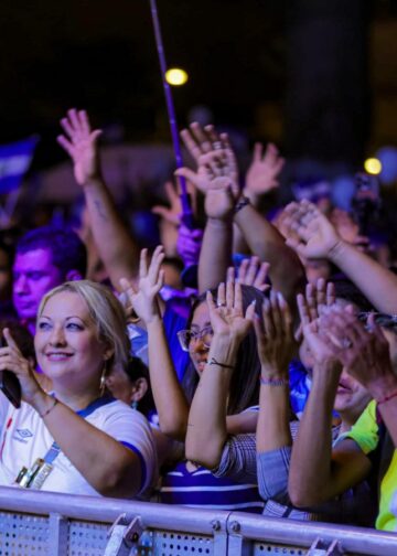 Centro histórico de San Salvador vive una fiesta de independencia llena de paz, civismo y alegría