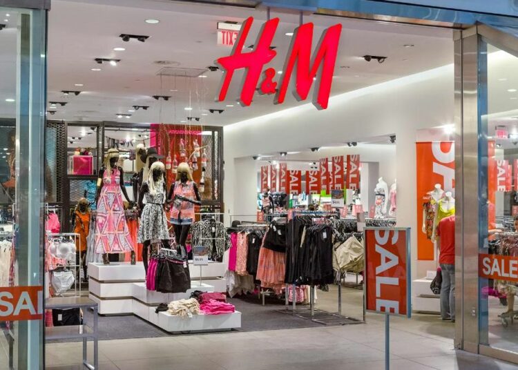 Embajada de El Salvador en Suecia facilita la llegada de H&M al país