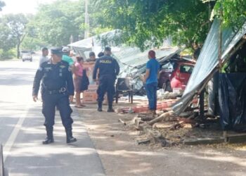 Accidente en Ruta de Paz deja dos personas lesionadas en San Francisco Gotera