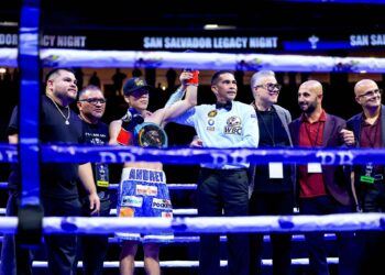 San Salvador Legacy Night arranca con emocionantes combates en el Gimnasio Nacional
