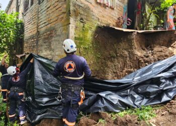 Alcaldía de San Salvador Centro atiende emergencias tras fuertes tormentas del domingo
