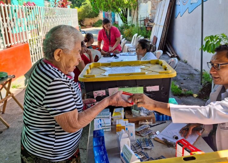 Alcaldía de San Salvador Centro refuerza servicios de iluminación, salud y limpieza en distintos distritos