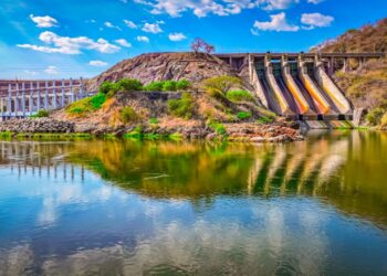 Analizan medidas para atraer inversión y garantizar beneficios a familias salvadoreñas