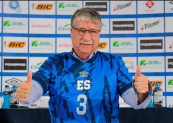 «Bolillo» Gómez responde a periodista guatemalteco tras polémica pregunta sobre el partido