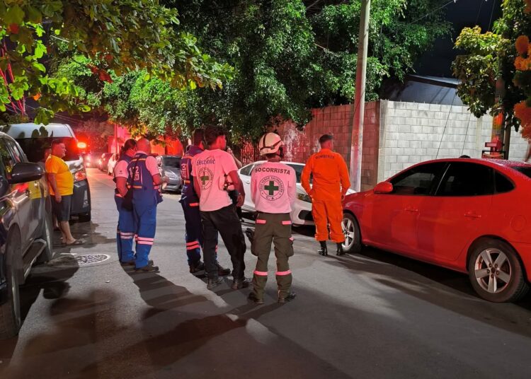 Incendio en Santa Ana deja solo daños materiales gracias a la rápida acción