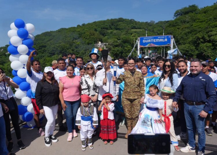 El Salvador recibe la Antorcha Centroamericana de Independencia