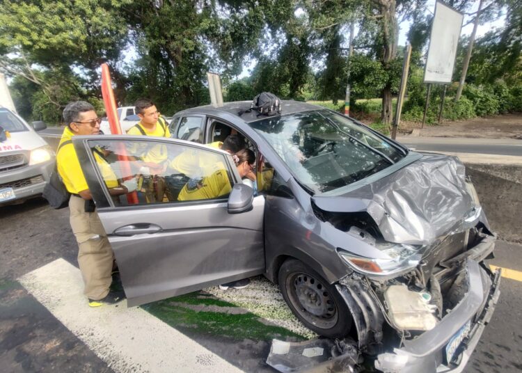 Un herido en grave choque vial Sonsonate