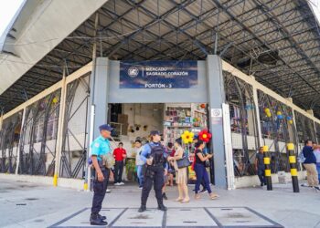 Celebración del 33 aniversario del Mercado Sagrado Corazón de Jesús atrae a familias y comerciantes