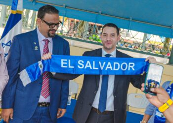 Santa Ana Centro y el Embajador de Israel estrechan lazos en histórica visita oficial