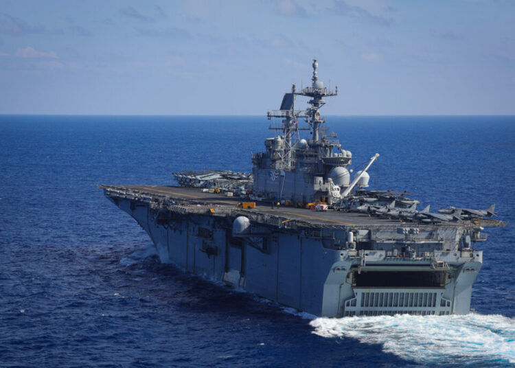 Difunden primeras imágenes del USS Iwo Jima frente a costas de Venezuela