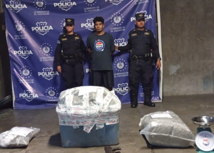 Capturan a sujeto que usaba tienda como fachada para vender drogas