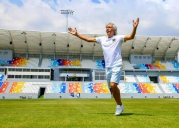 “Mágico” González es nombrado hijo meritísimo de San Salvador Centro