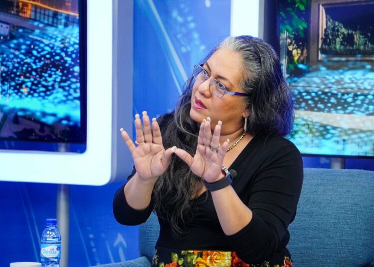 Analista califica como “pleito de enanos” convocatoria a marchas de oposición