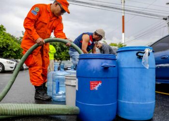 Más de 500 familias de Santa Tecla son abastecidas con agua potable