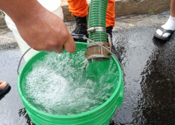 Continúa suministro de agua potable en zonas afectadas por falla en sistema zona norte