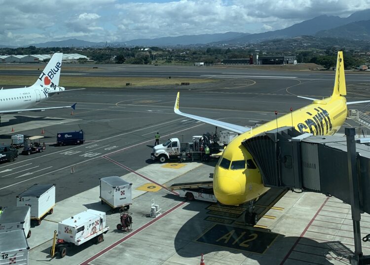 Falla eléctrica en radares obliga a cerrar espacio aéreo de Costa Rica