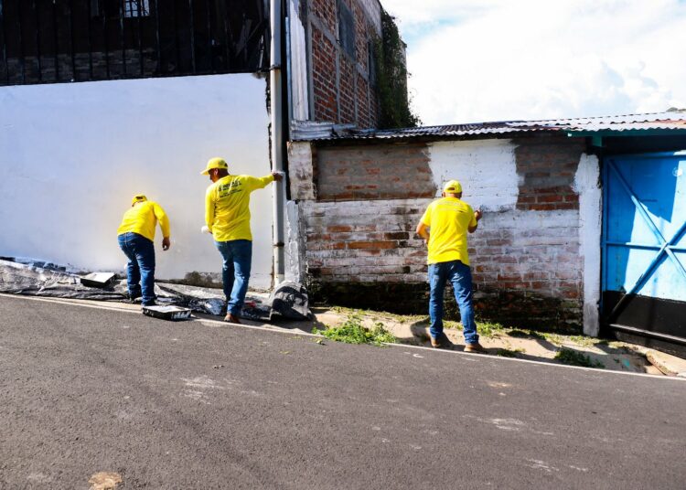 Privados de libertad Borran distintivo de pandillas en Mejicanos
