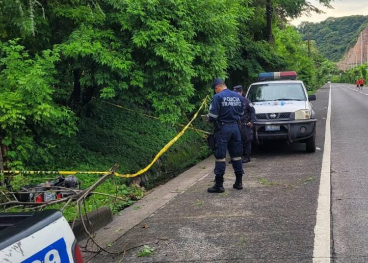 Motociclista fallece en accidente en carretera a Comalapa, La Paz Oeste