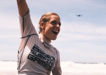 Janire Etxabarri gana medalla de oro en el ISA World Surfing Games 2025 
