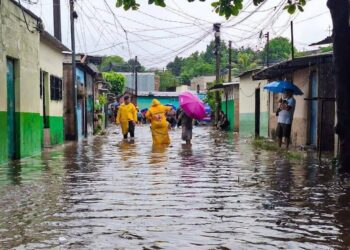 Inundaciones afectan a comunidad El Granjero en San Salvador